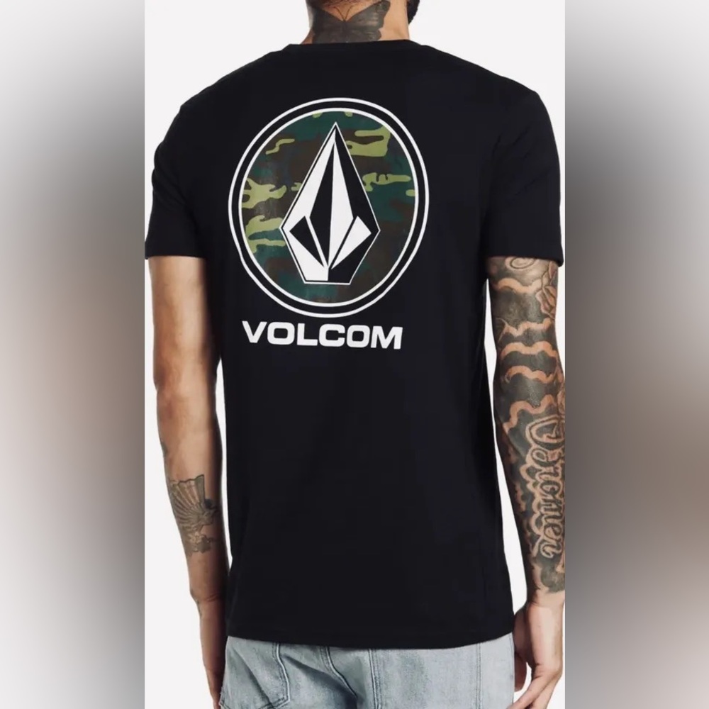 Men’s Volcom Shirt, size small, black shirt sleeve tee T-Shirt